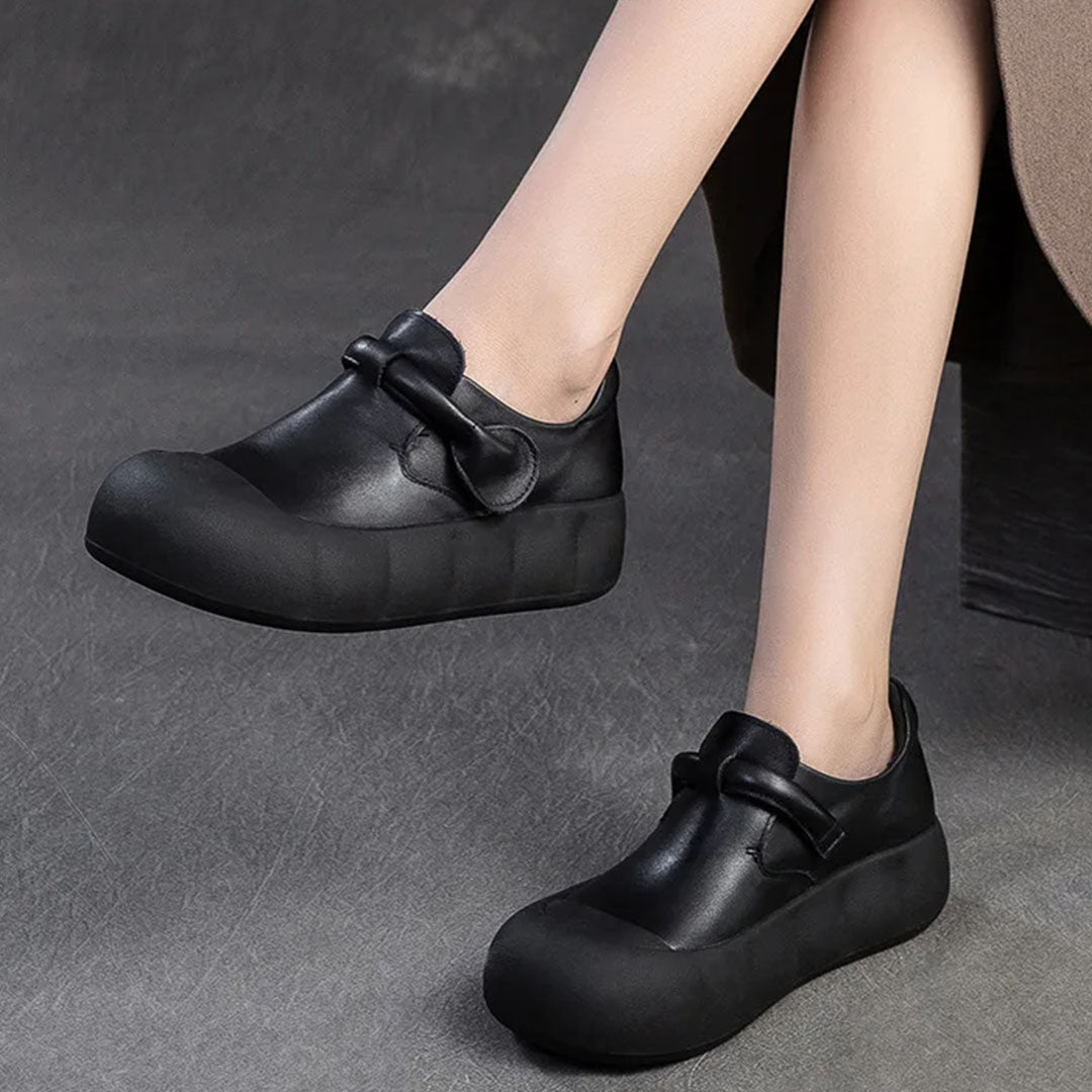 Elegance with every step Leather shoes with bow detail / OUTDOOR W6